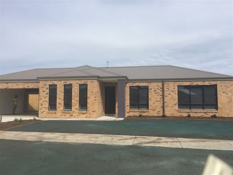 89 Cook Street, Drouin VIC 3818