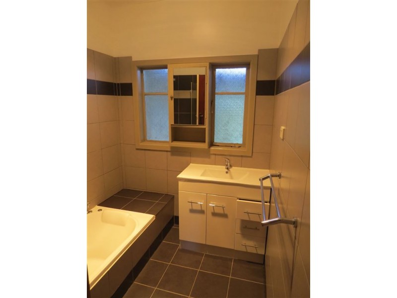 26 Centre Avenue, Warragul VIC 3820