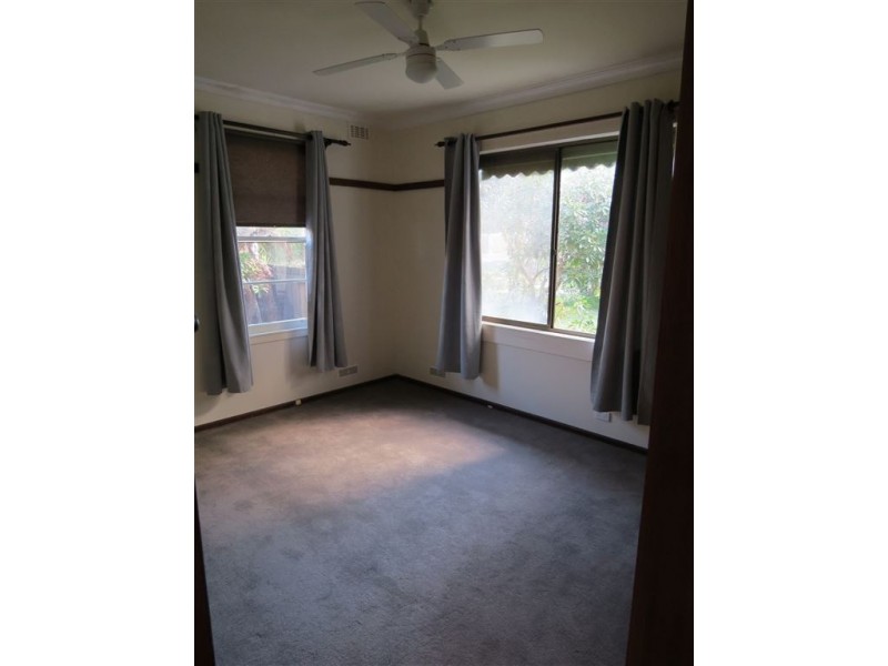 26 Centre Avenue, Warragul VIC 3820