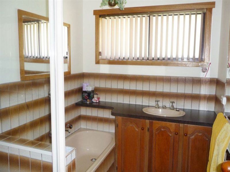 54 Longwarry Road, Drouin VIC 3818