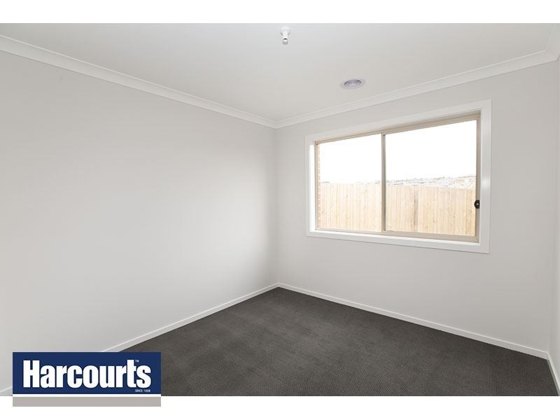 2/73 Victoria Street, Drouin VIC 3818