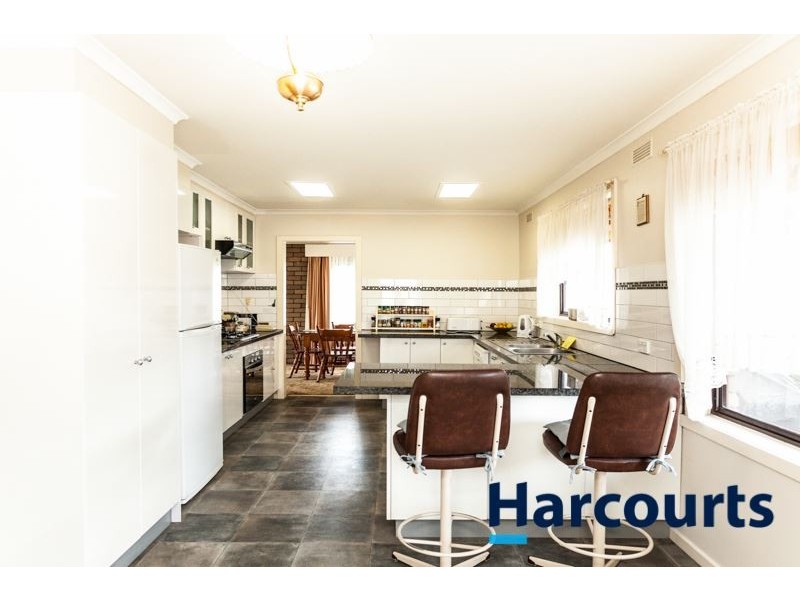 30 Rangeview Street, Warragul VIC 3820