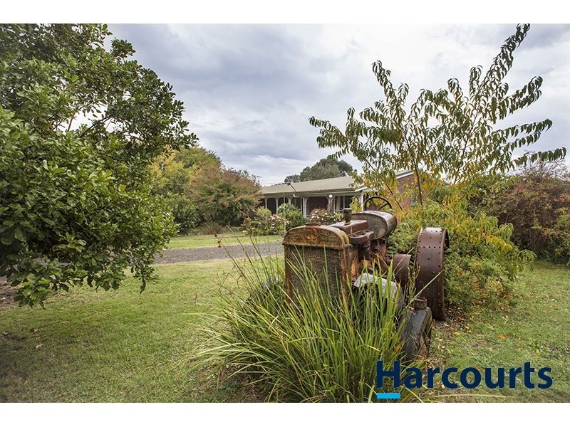 6 School Road, Willow Grove VIC 3825