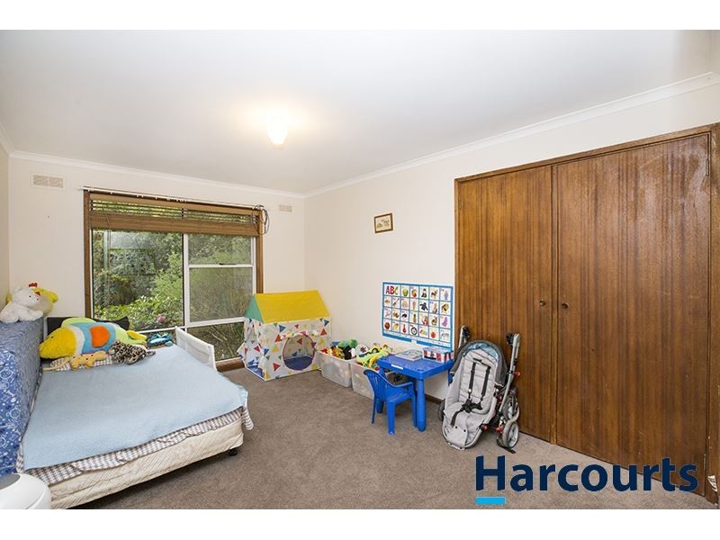 6 School Road, Willow Grove VIC 3825