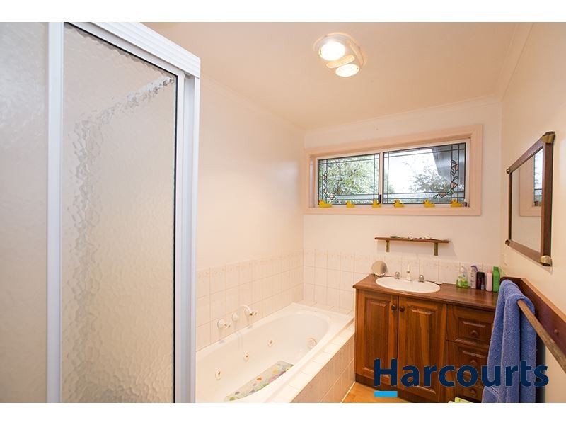 6 School Road, Willow Grove VIC 3825