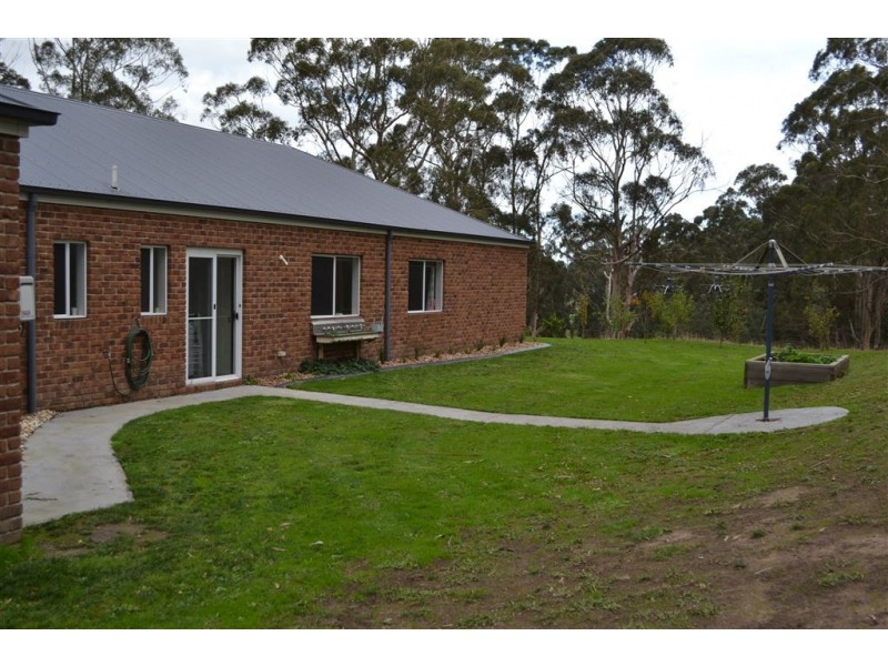 8 Torwood-Topiram Road, Hallora VIC 3818