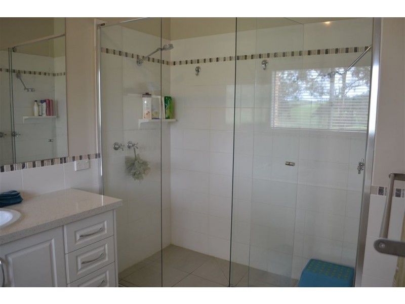 8 Torwood-Topiram Road, Hallora VIC 3818