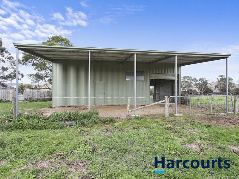 22 Cemetery Road, Yarragon VIC 3823
