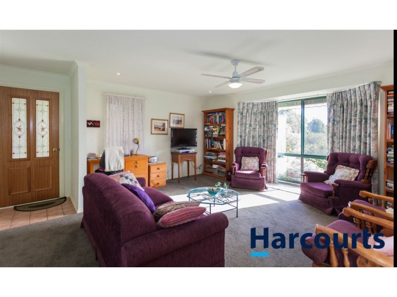 24 Fairway Drive, Drouin VIC 3818
