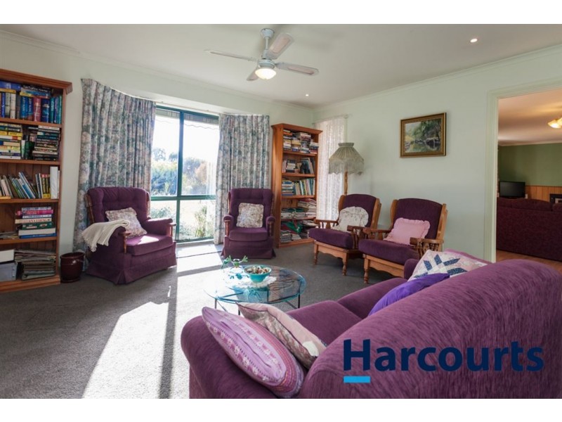 24 Fairway Drive, Drouin VIC 3818