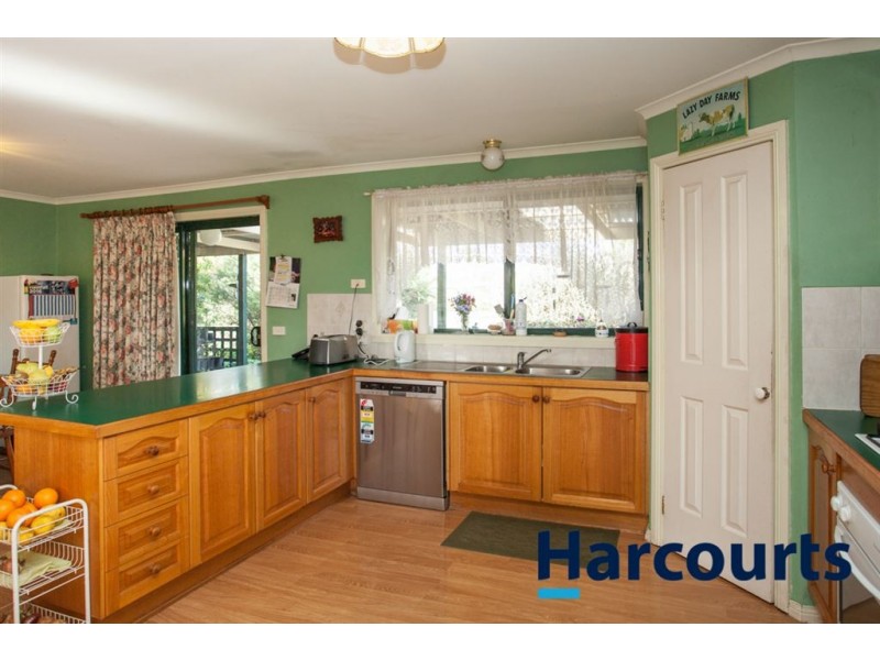 24 Fairway Drive, Drouin VIC 3818