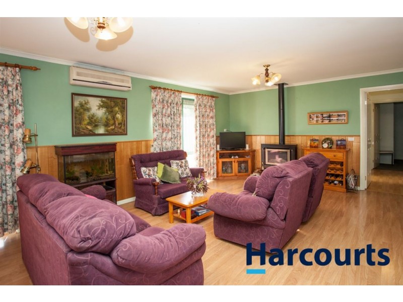 24 Fairway Drive, Drouin VIC 3818