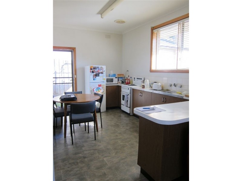2/4 Churchill Street, Warragul VIC 3820