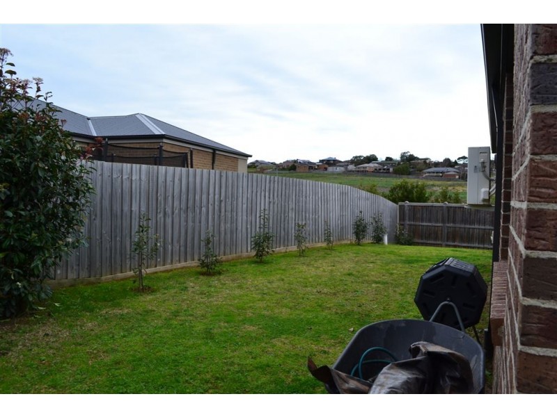 2 Skipton Street, Drouin VIC 3818
