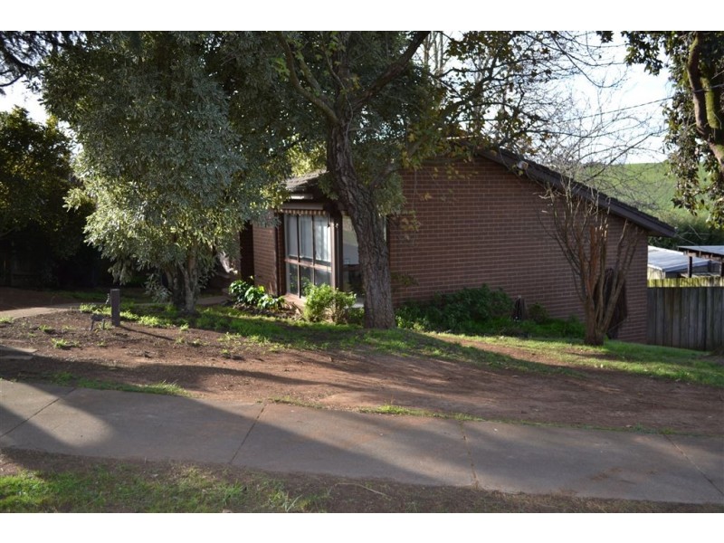 33 Lawson Crescent, Warragul VIC 3820