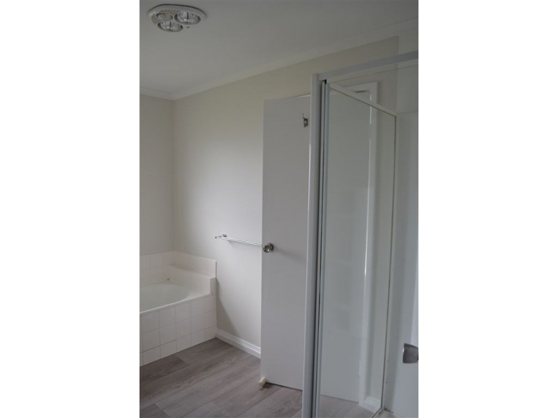 33 Lawson Crescent, Warragul VIC 3820