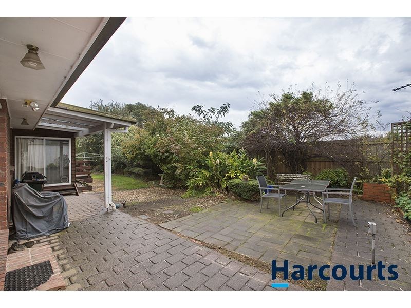 6 School Road, Willow Grove VIC 3825