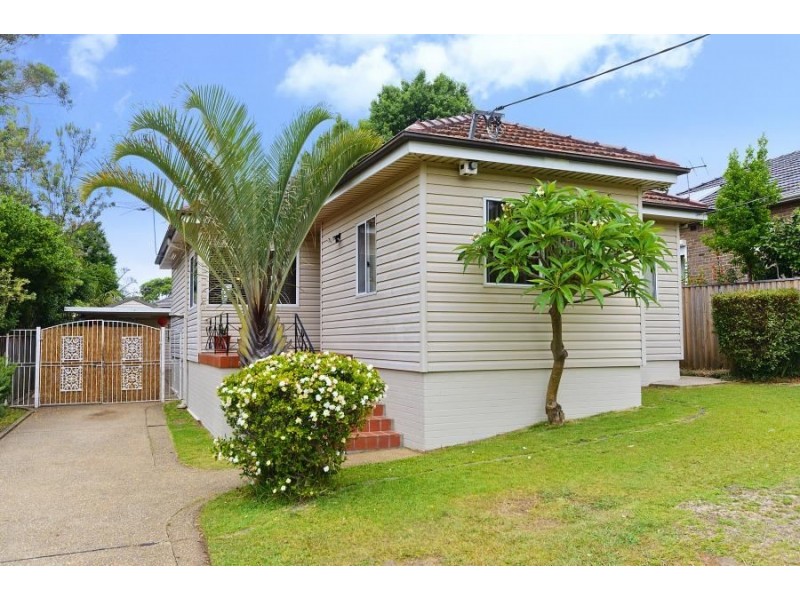 7 Birdwood Street, Denistone East NSW 2112