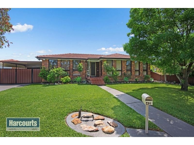 42 Tallagandra Drive, Quakers Hill NSW 2763