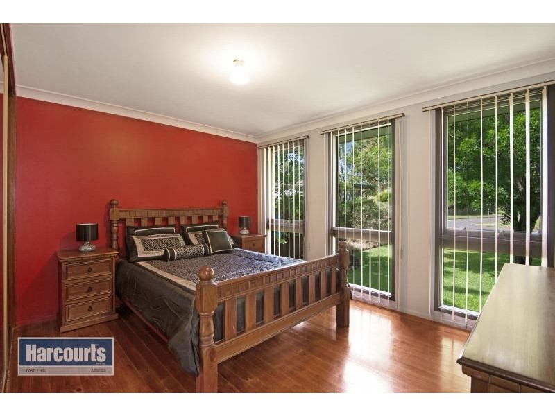 42 Tallagandra Drive, Quakers Hill NSW 2763