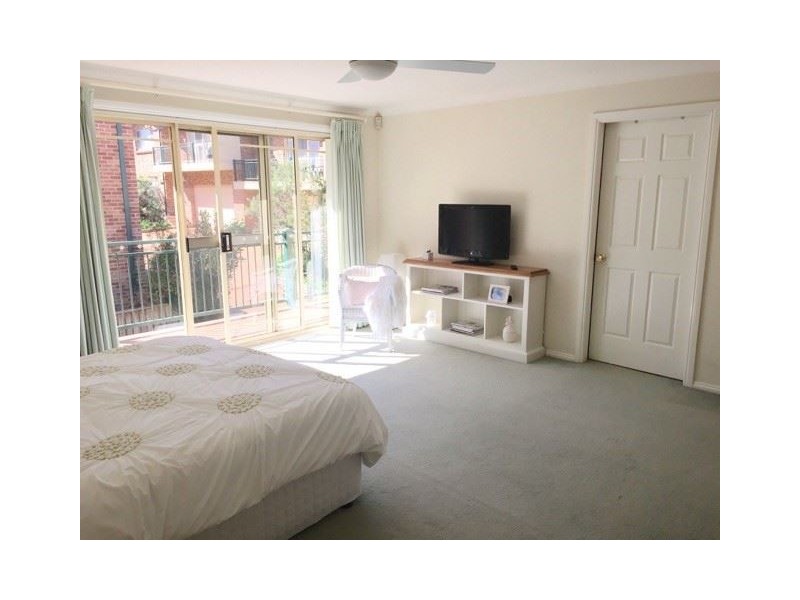 2/8a Tuckwell Road, Castle Hill NSW 2154