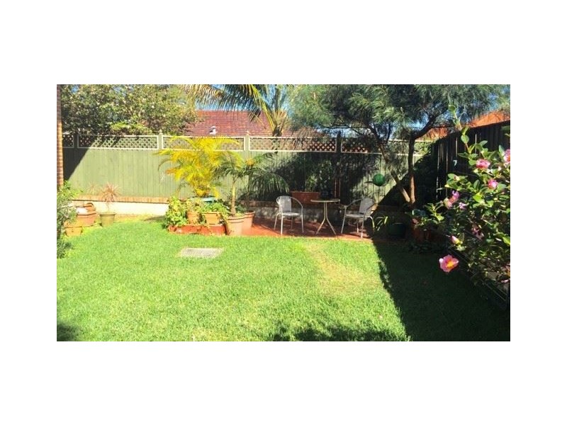 2/8a Tuckwell Road, Castle Hill NSW 2154