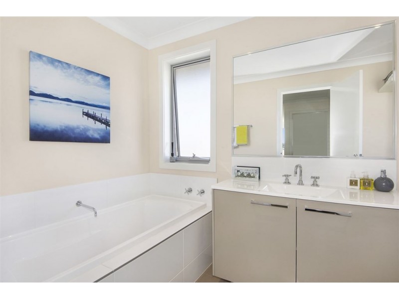 11 Lookout Circuit, Stanhope Gardens NSW 2768