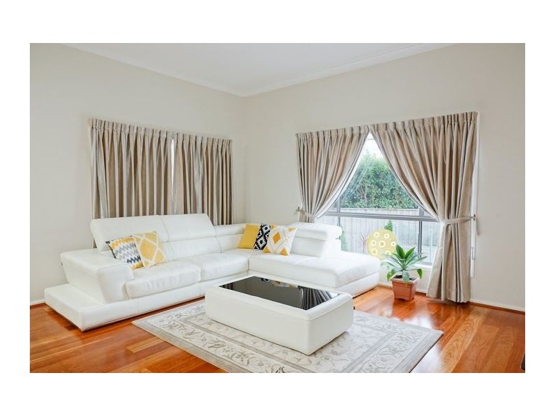 16 Kirkwall Avenue, Castle Hill NSW 2154