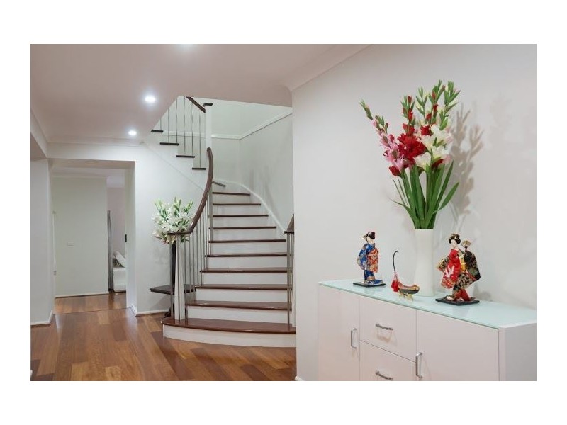 16 Kirkwall Avenue, Castle Hill NSW 2154