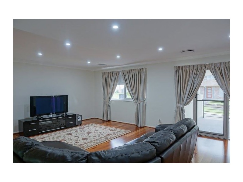 16 Kirkwall Avenue, Castle Hill NSW 2154