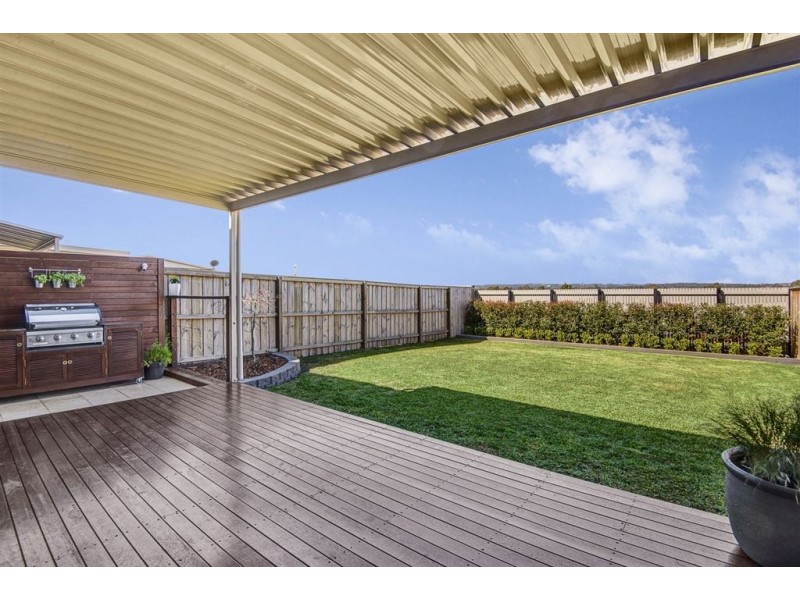 11 Lookout Circuit, Stanhope Gardens NSW 2768