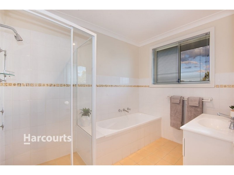 25 Tallowood Grove, Beaumont Hills NSW 2155