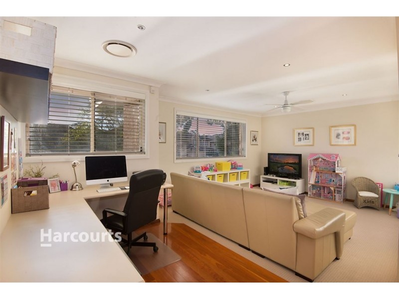 25 Tallowood Grove, Beaumont Hills NSW 2155