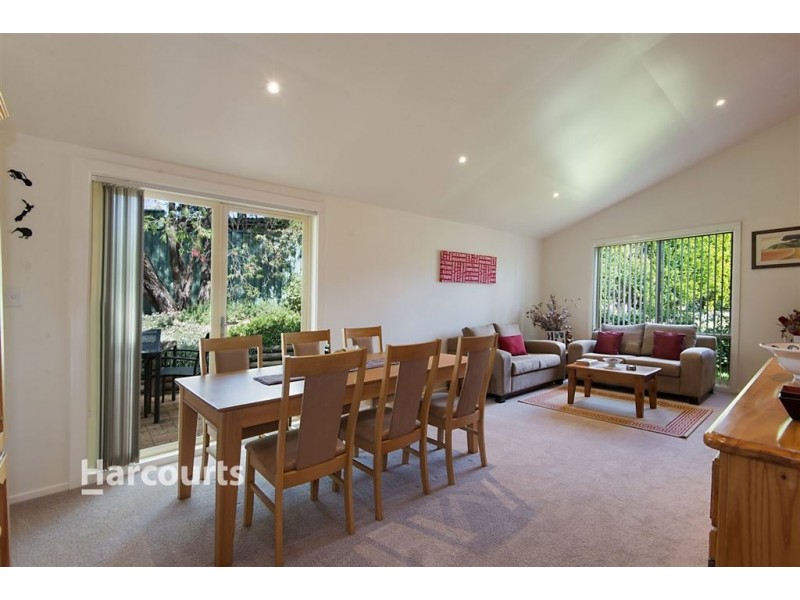 18 Gordonia Grove, Baulkham Hills NSW 2153