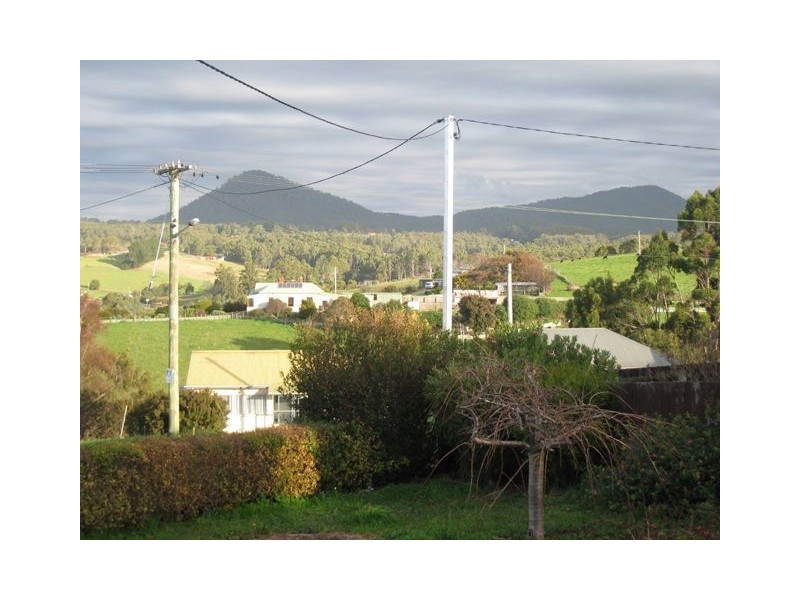 33 Ashwater Crescent, Penguin TAS 7316