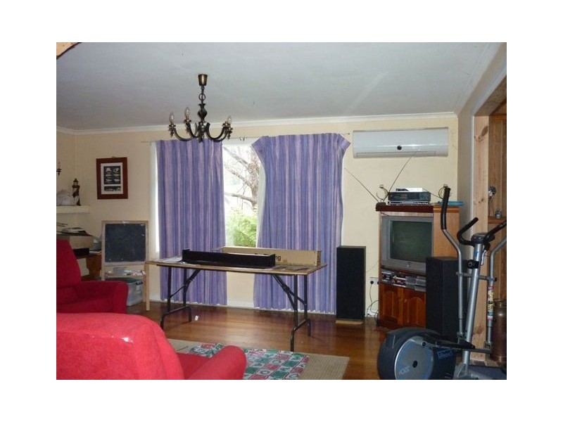 72 South Road, Penguin TAS 7316