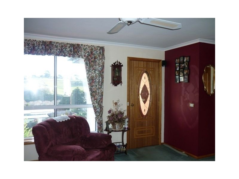 9 South Road, Penguin TAS 7316