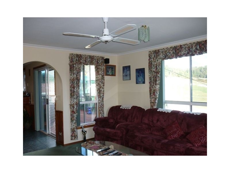 9 South Road, Penguin TAS 7316