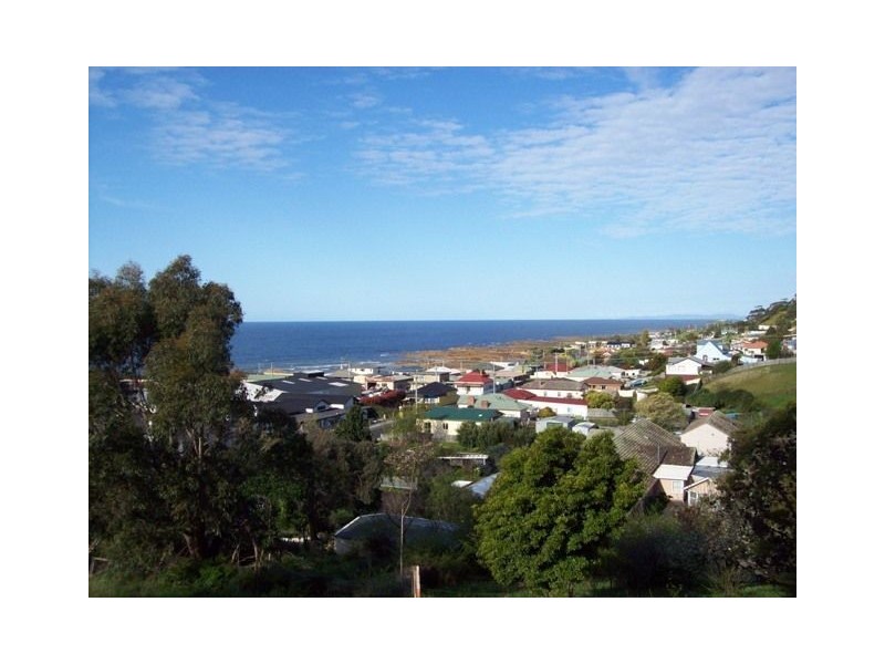 27 Quinn, Penguin TAS 7316