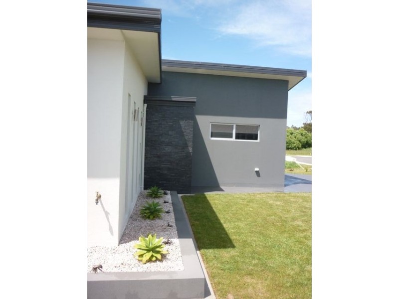 9 Bayvista Crescent, Sulphur Creek TAS 7316