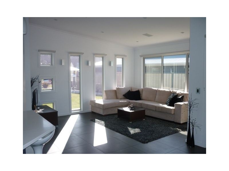 9 Bayvista Crescent, Sulphur Creek TAS 7316