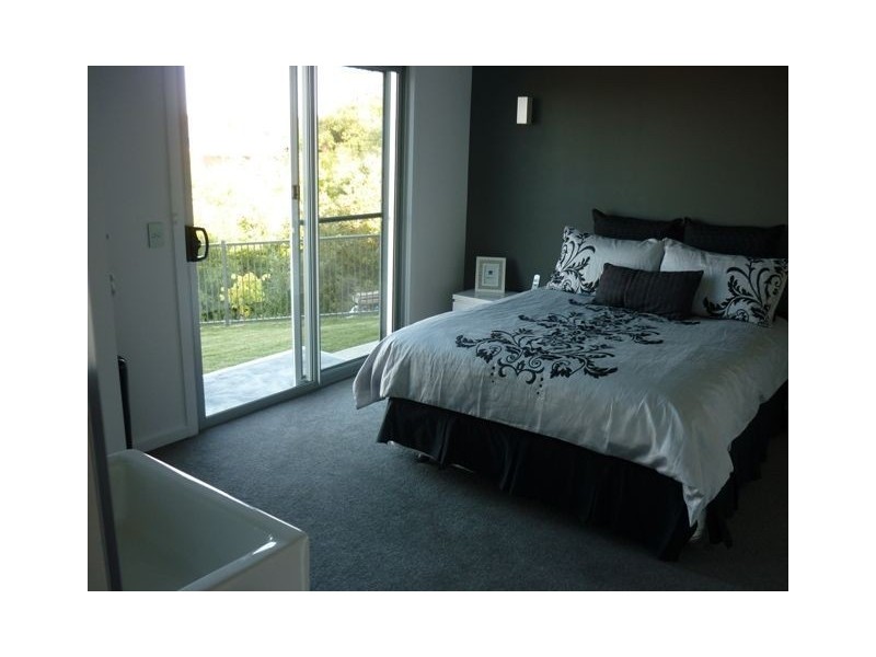 9 Bayvista Crescent, Sulphur Creek TAS 7316