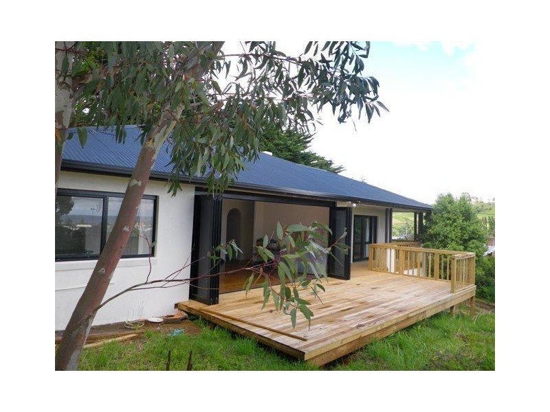 14 King Edward Street, Penguin TAS 7316