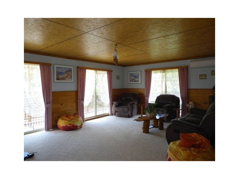 59 Deviation Road, Penguin TAS 7316
