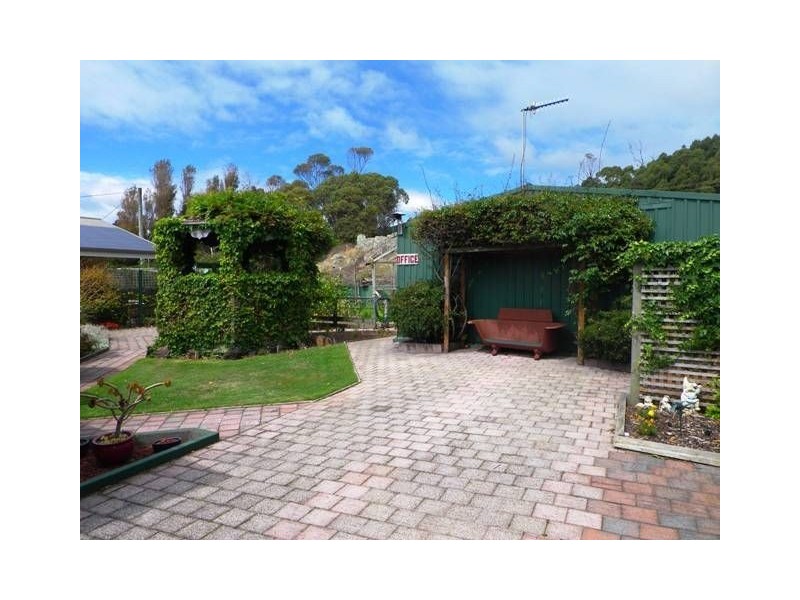 206 Main Road, Penguin TAS 7316