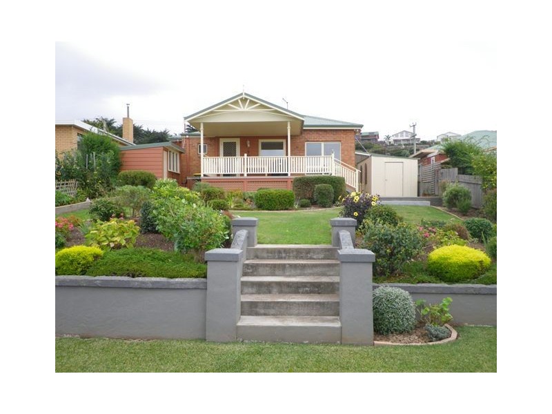 13 Coroneagh Street, Penguin TAS 7316