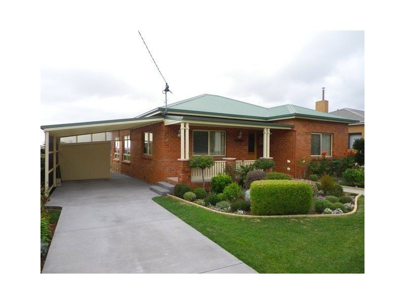 13 Coroneagh Street, Penguin TAS 7316