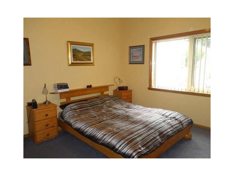 13 Coroneagh Street, Penguin TAS 7316