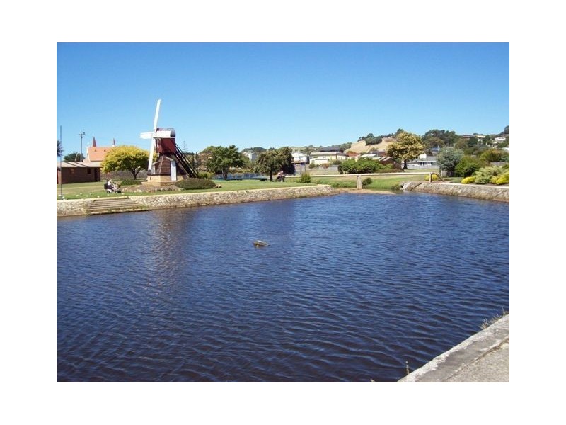 13 Coroneagh Street, Penguin TAS 7316