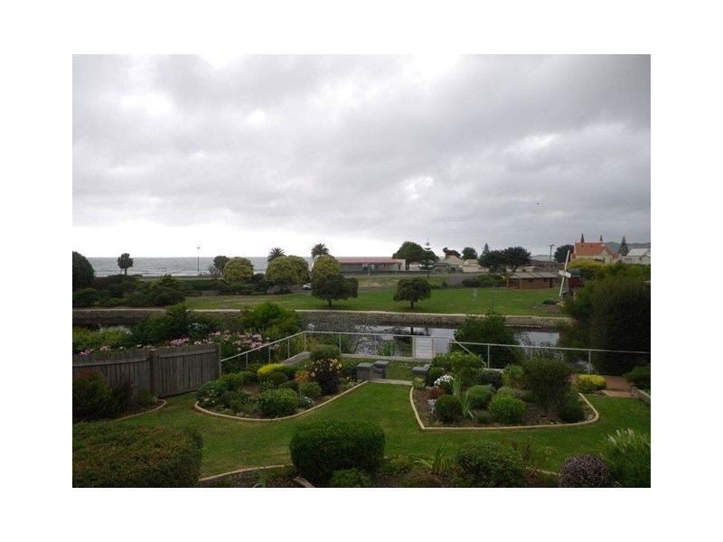 13 Coroneagh Street, Penguin TAS 7316